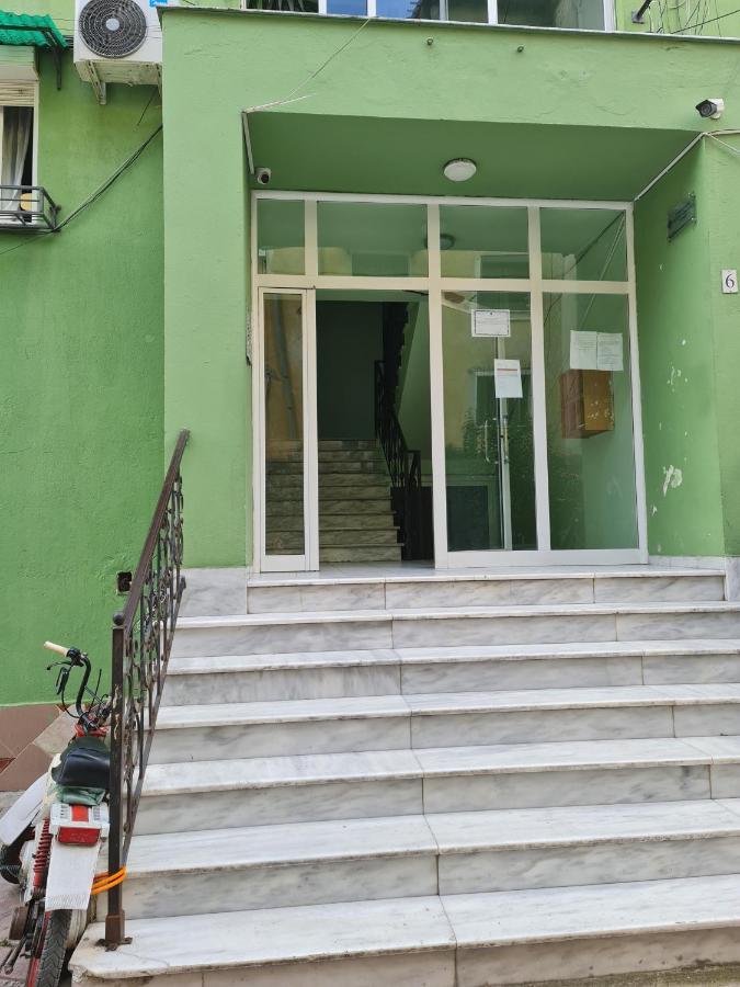 2E Apartment Myslym Shyri Тирана Екстер'єр фото
